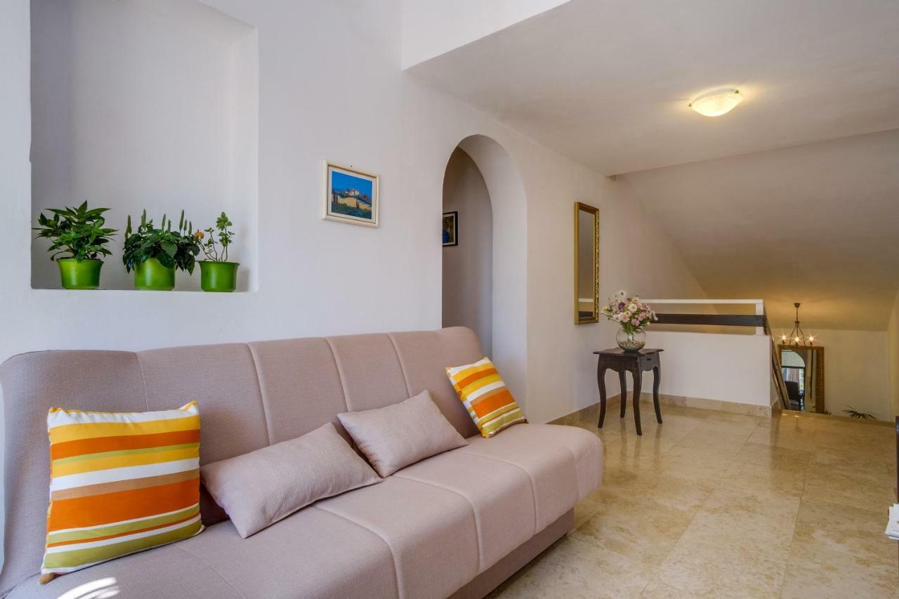 Apartments Mirella Mali Lošinj Exteriér fotografie