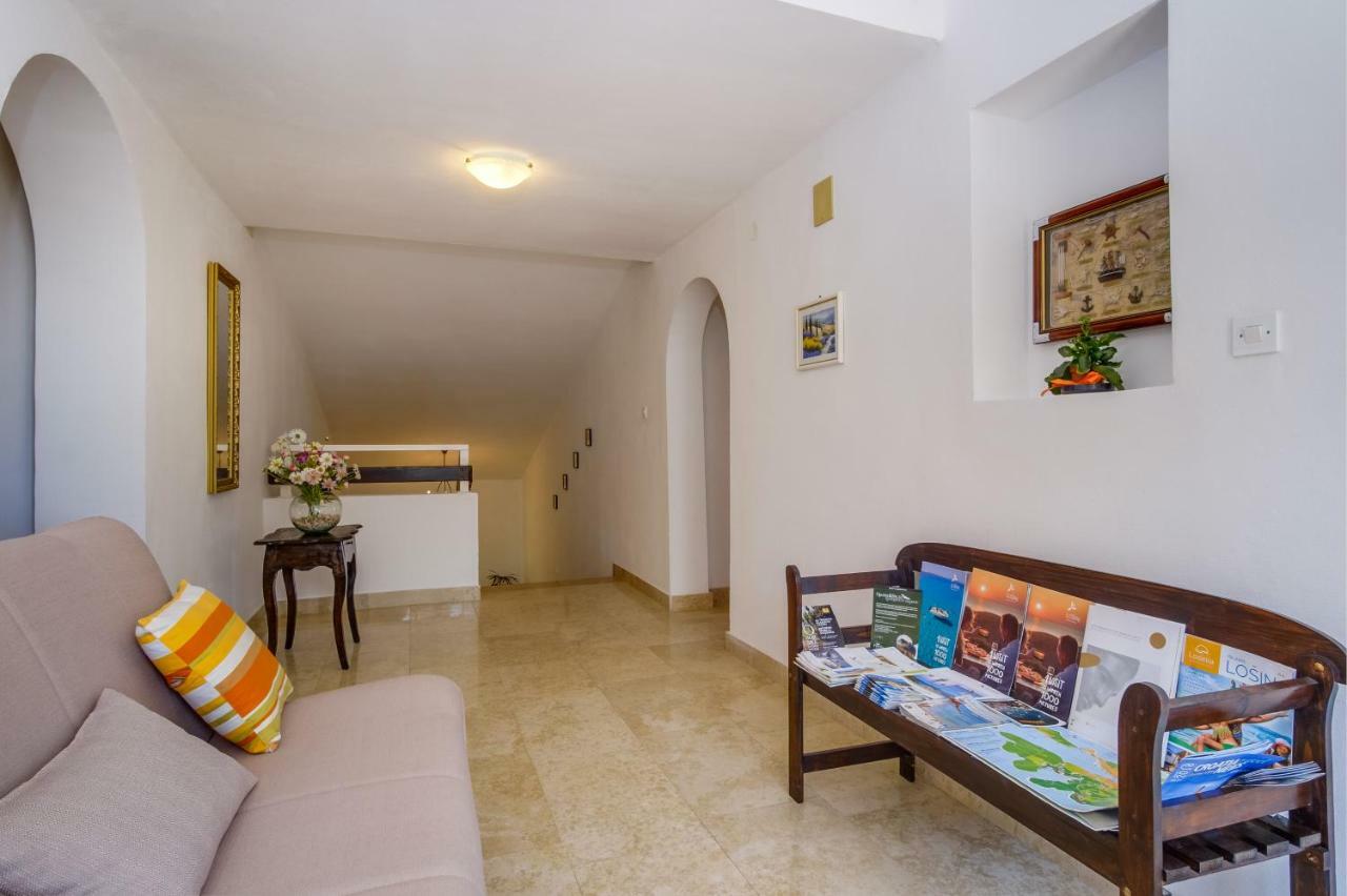 Apartments Mirella Mali Lošinj Exteriér fotografie